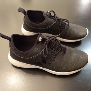 Nike Juvenate sneakers
